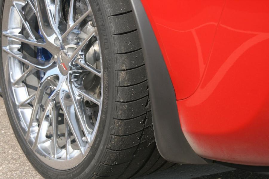  Chevrolet Covette ZR1 Tire Burn 2009 года  (фото 8 из 27)